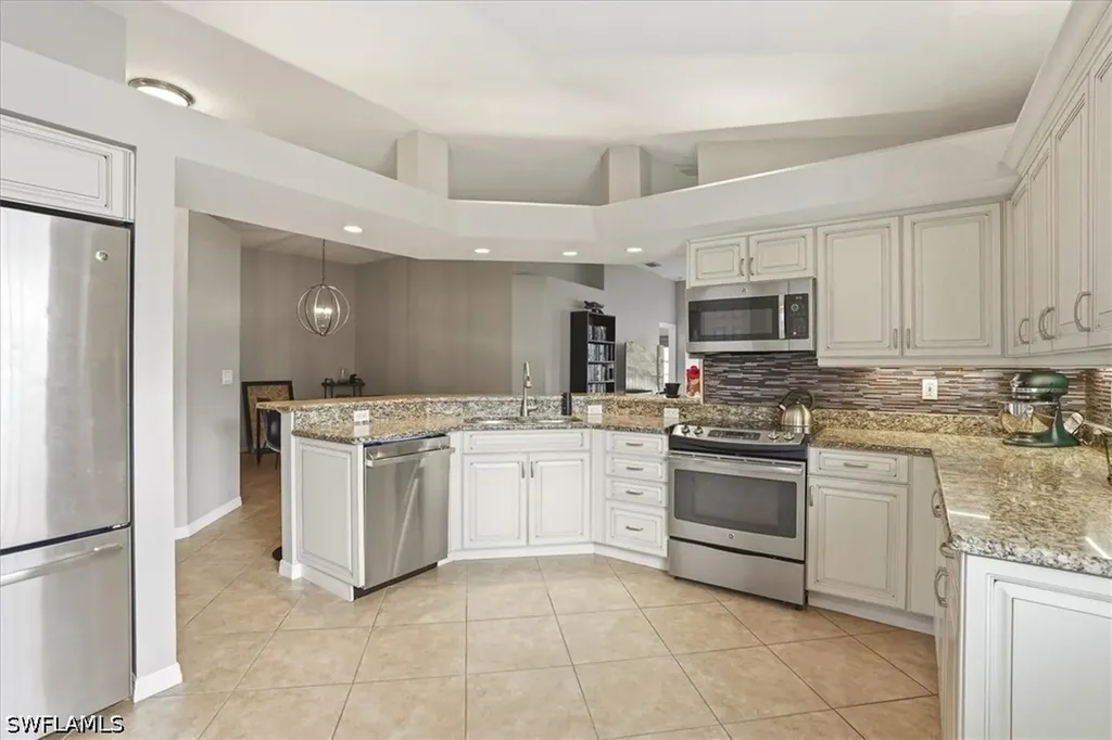 6829 Satinleaf Road S Naples FL 34109