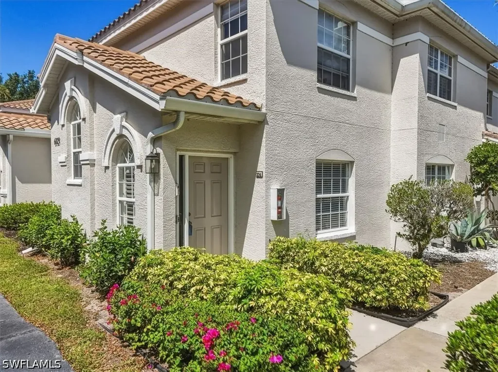 6829 Satinleaf Road S Naples FL 34109