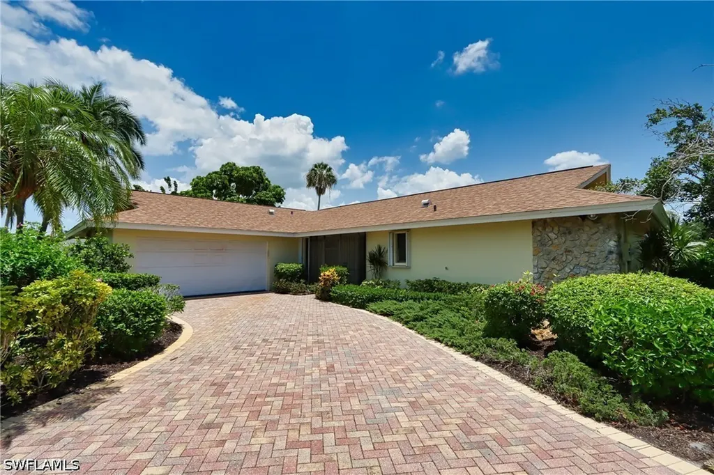 Bonita Springs FL, 28387 Las Palmas Circle