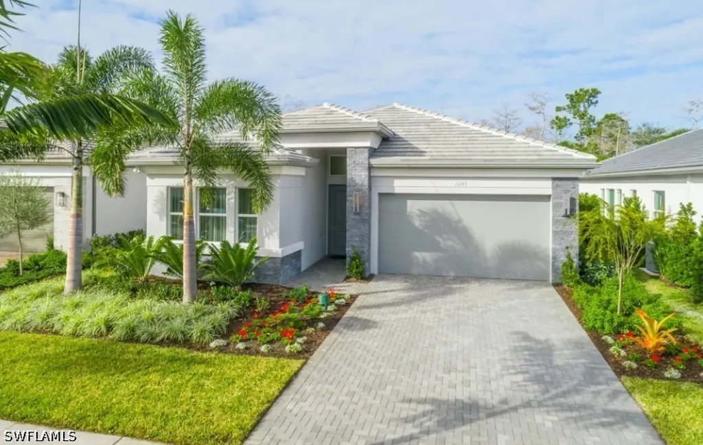 2589 Kingfisher Drive Naples FL 34112