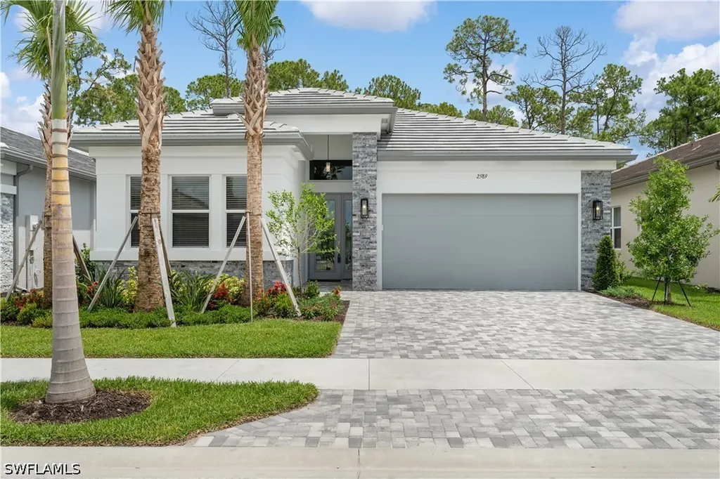 2589 Kingfisher Drive Naples FL 34112