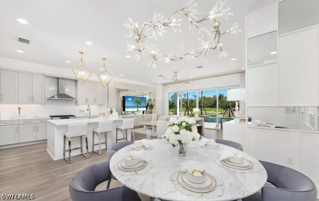 2589 Kingfisher Drive Naples FL 34112