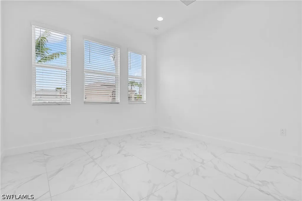 2589 Kingfisher Drive Naples FL 34112