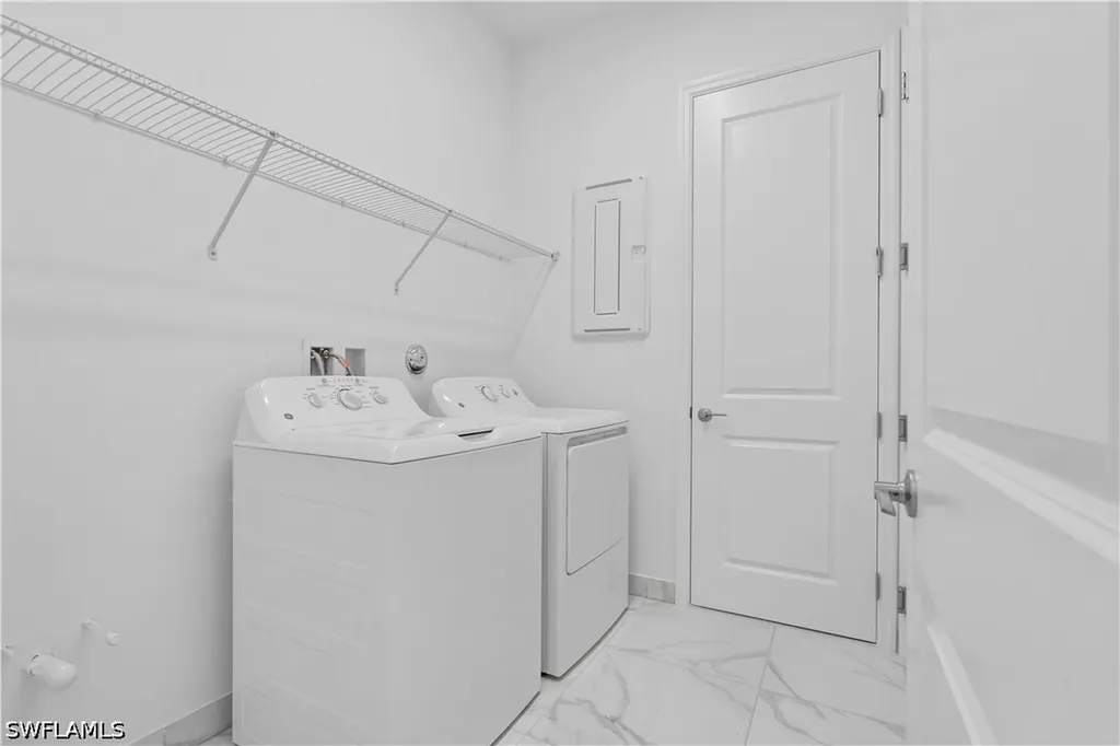 2589 Kingfisher Drive Naples FL 34112