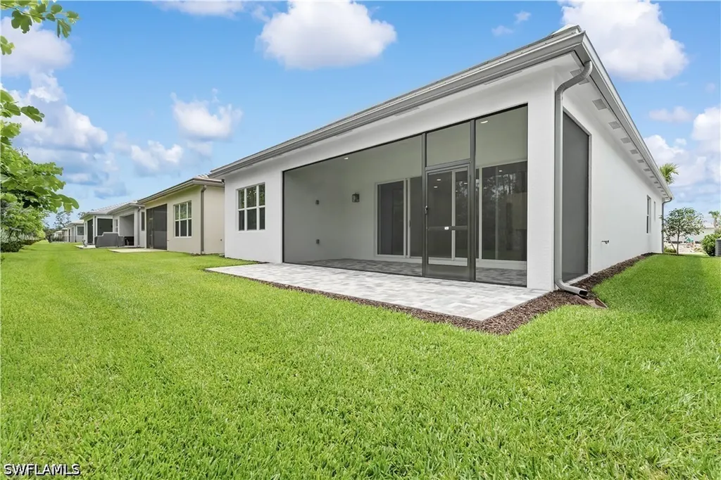 2589 Kingfisher Drive Naples FL 34112