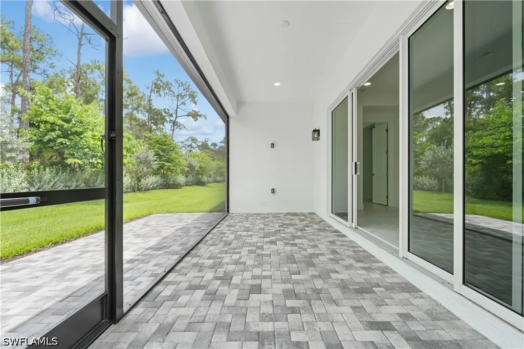 2589 Kingfisher Drive Naples FL 34112