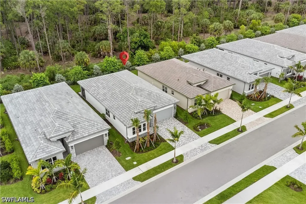 2589 Kingfisher Drive Naples FL 34112