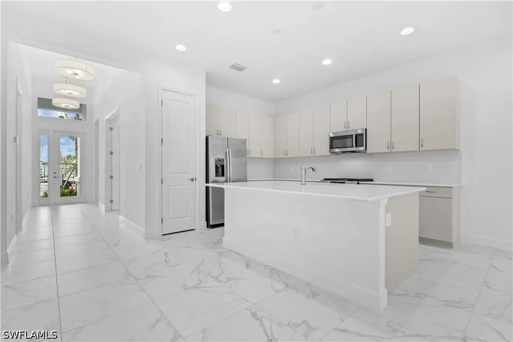 2589 Kingfisher Drive Naples FL 34112