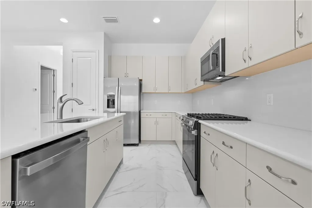2589 Kingfisher Drive Naples FL 34112