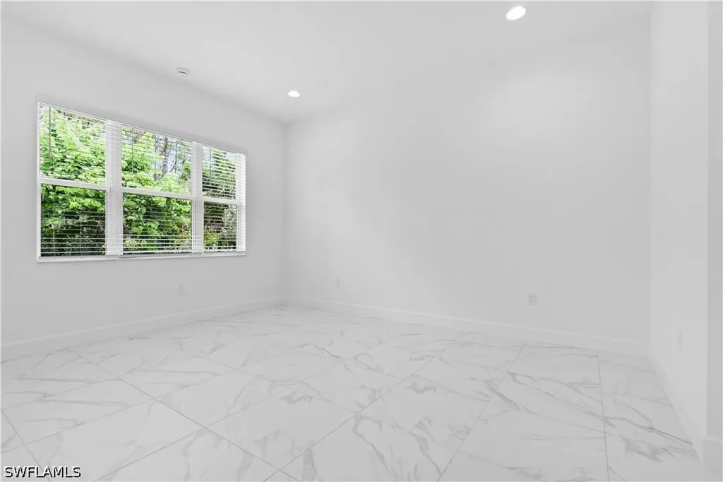 2589 Kingfisher Drive Naples FL 34112