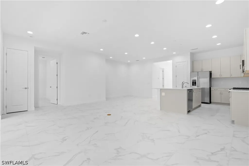 2589 Kingfisher Drive Naples FL 34112