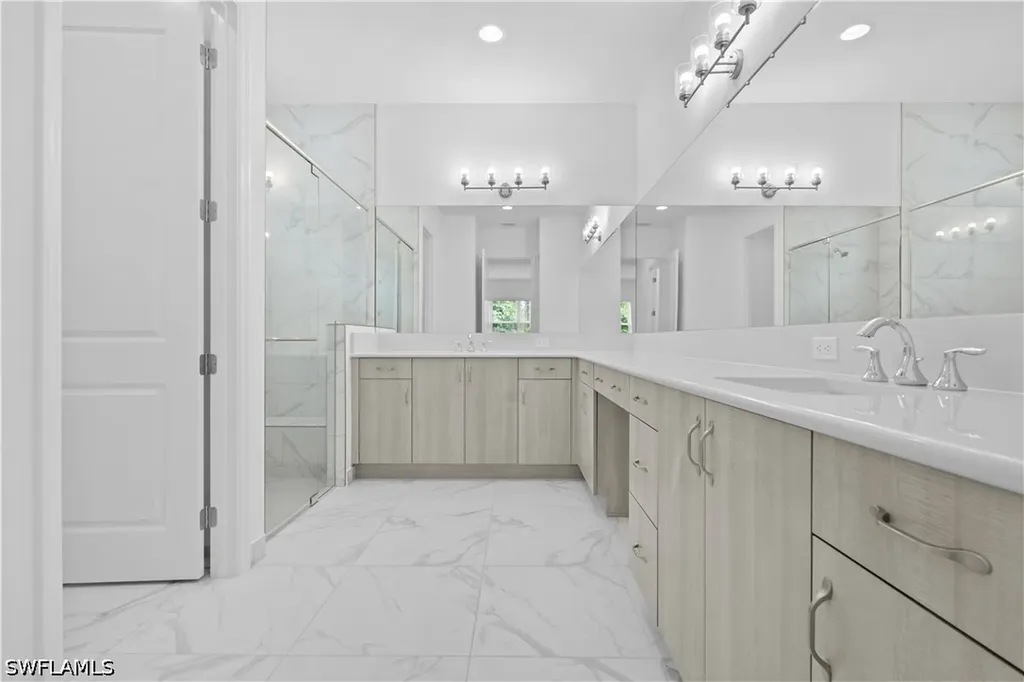 2589 Kingfisher Drive Naples FL 34112