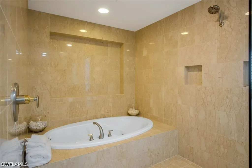 275 Indies Way Naples FL 34110