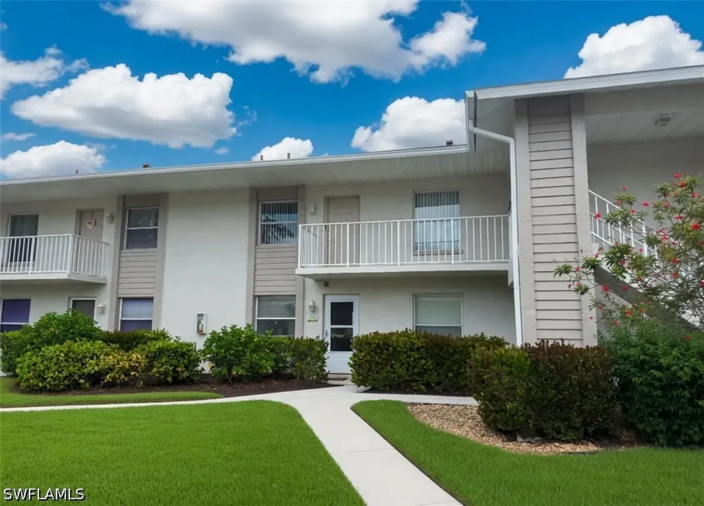 1330 Derbyshire Court Naples FL 34116