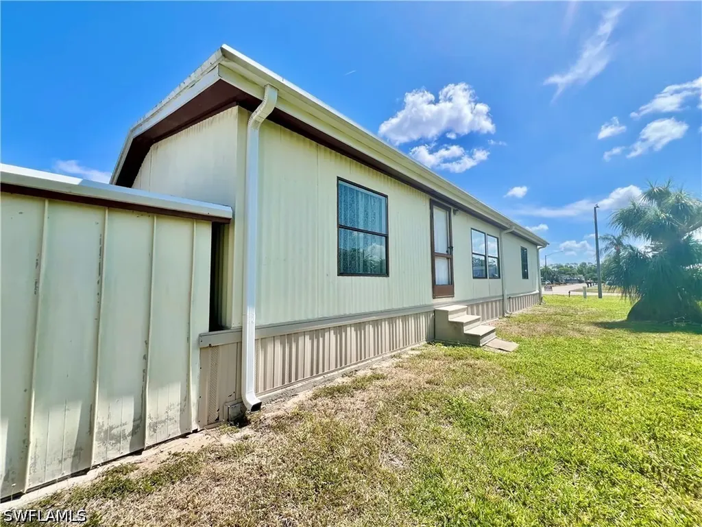 573 Cape Florida Lane Naples FL 34104