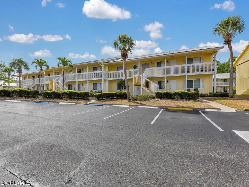 4617 Bayshore Drive Naples FL 34112