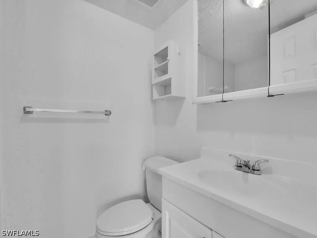 4617 Bayshore Drive Naples FL 34112