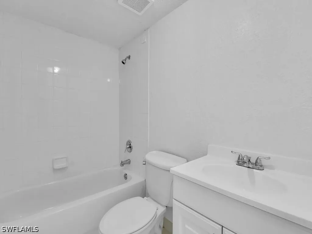 4617 Bayshore Drive Naples FL 34112