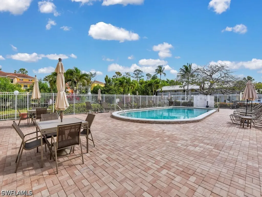 4617 Bayshore Drive Naples FL 34112