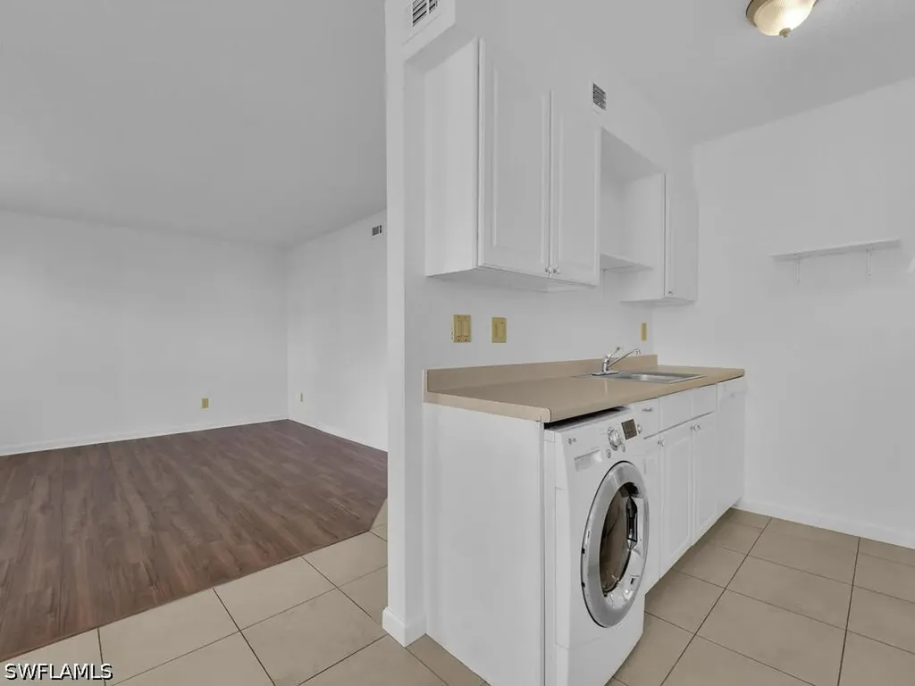 4617 Bayshore Drive Naples FL 34112
