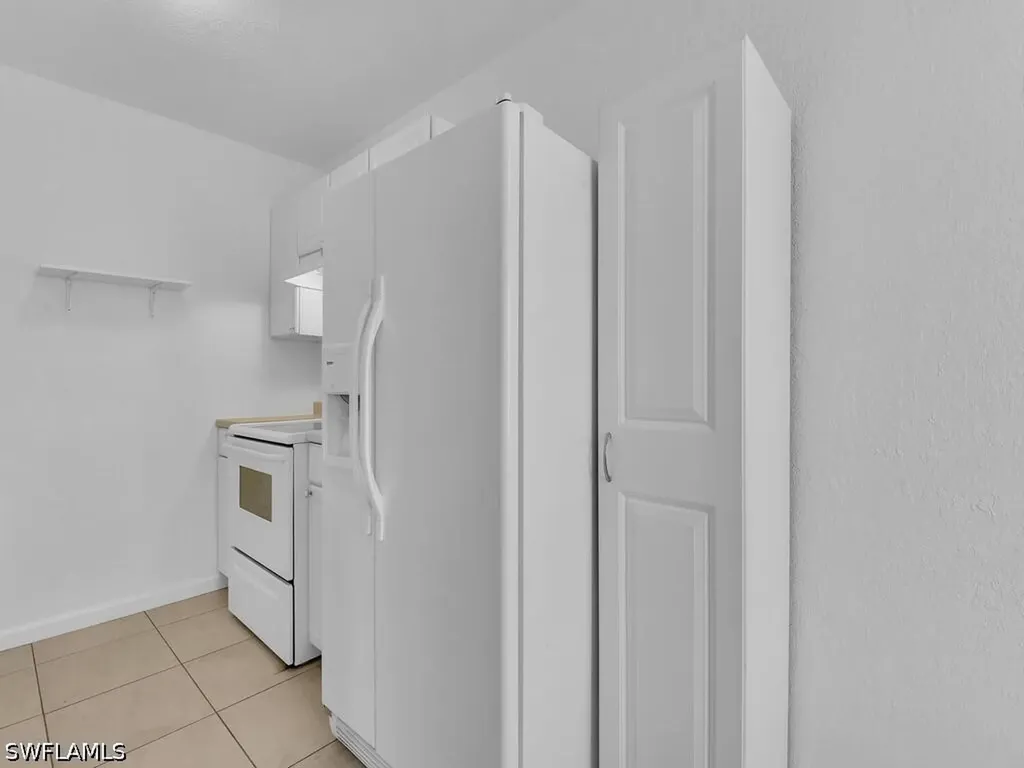 4617 Bayshore Drive Naples FL 34112