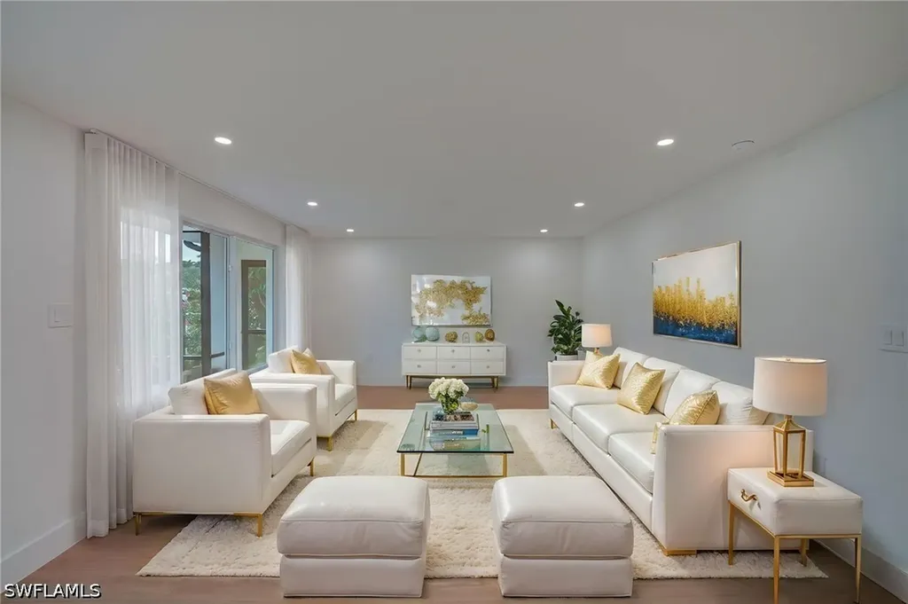 1379 Chesapeake Avenue Naples FL 34102