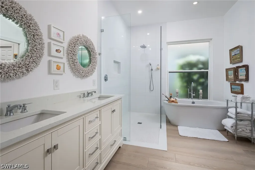 9239 Troon Lakes Drive Naples FL 34109