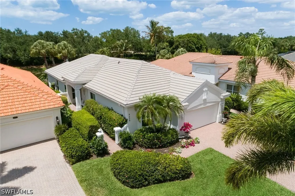 9239 Troon Lakes Drive Naples FL 34109
