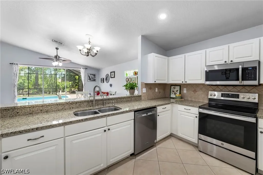 713 Crossfield Circle Naples FL 34104