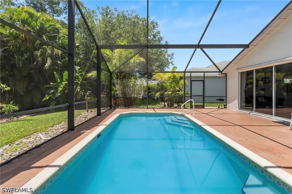 713 Crossfield Circle Naples FL 34104