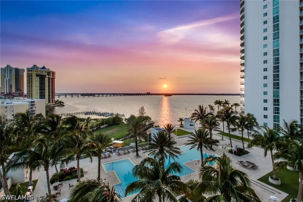 3000 Oasis Grand Boulevard Fort Myers FL 33916