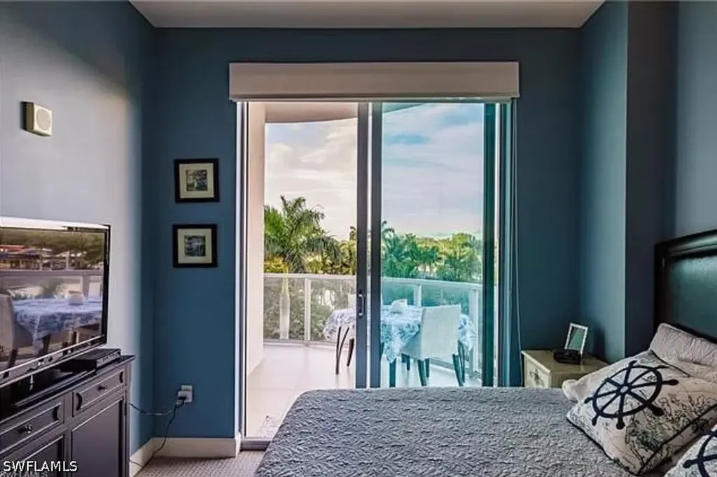 3000 Oasis Grand Boulevard Fort Myers FL 33916