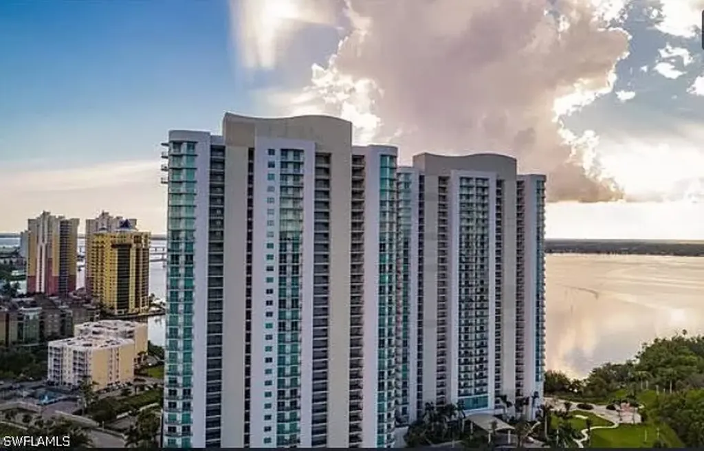 3000 Oasis Grand Boulevard Fort Myers FL 33916