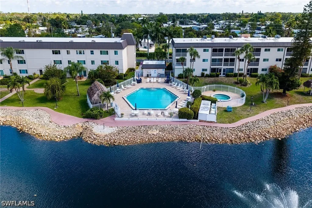 1000 Manatee Road Naples FL 34114