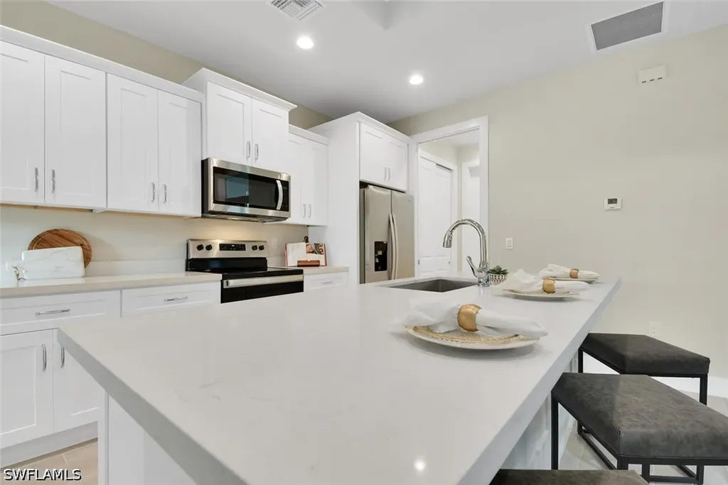 2512 Mabry Street Alva FL 33920