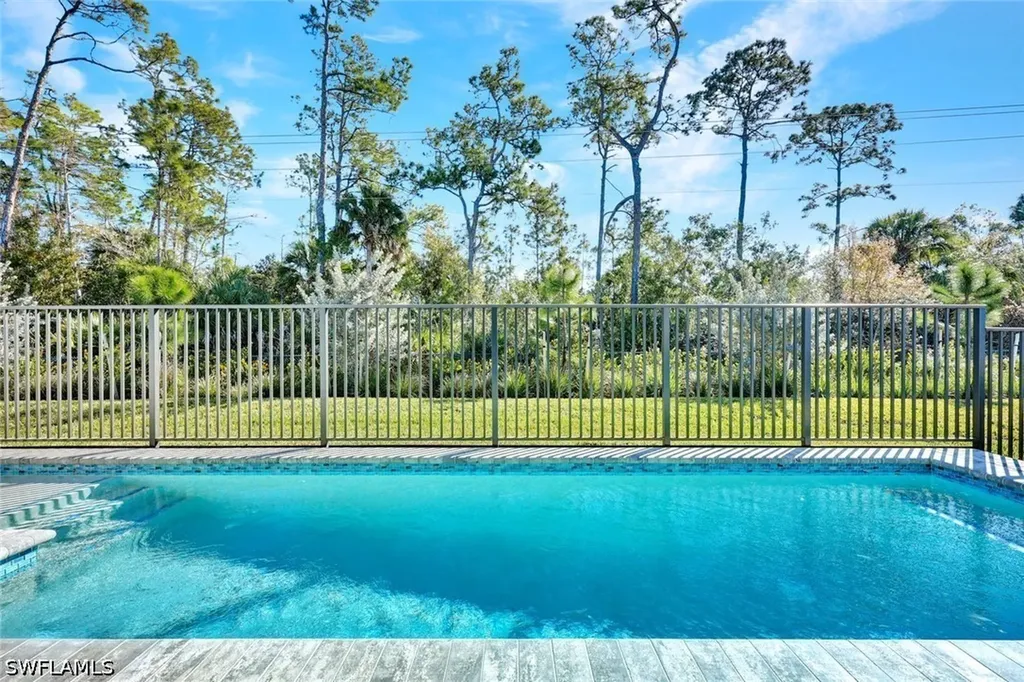 2569 Kingfisher Drive Naples FL 34112