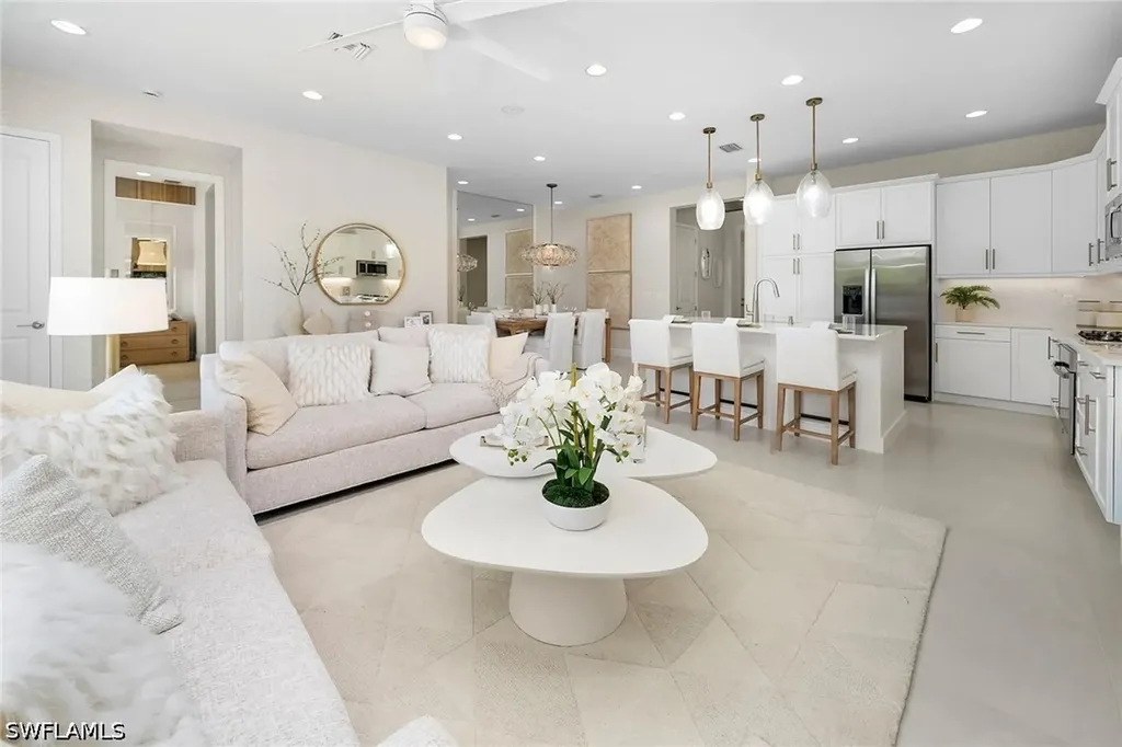 2569 Kingfisher Drive Naples FL 34112