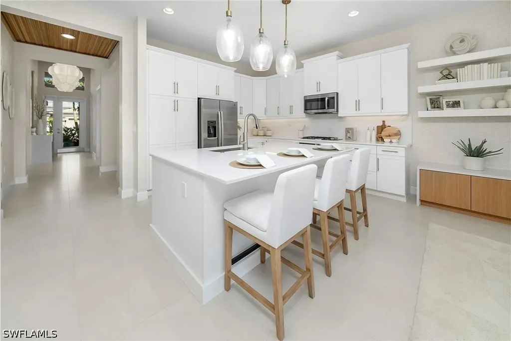 2569 Kingfisher Drive Naples FL 34112