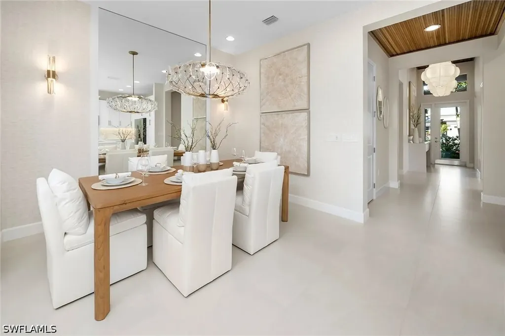 2569 Kingfisher Drive Naples FL 34112