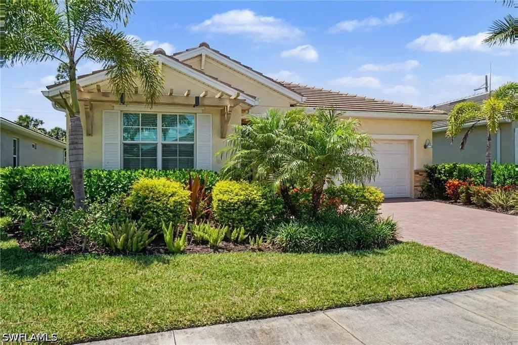 259 Tamarindo Lane Naples FL 34114