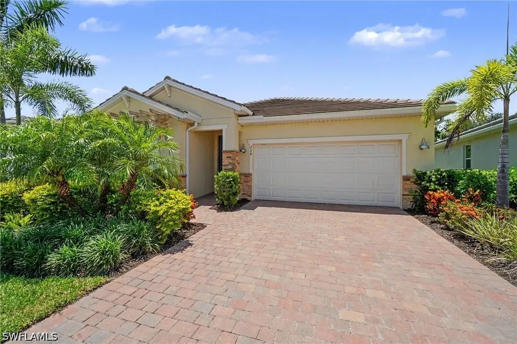 259 Tamarindo Lane Naples FL 34114