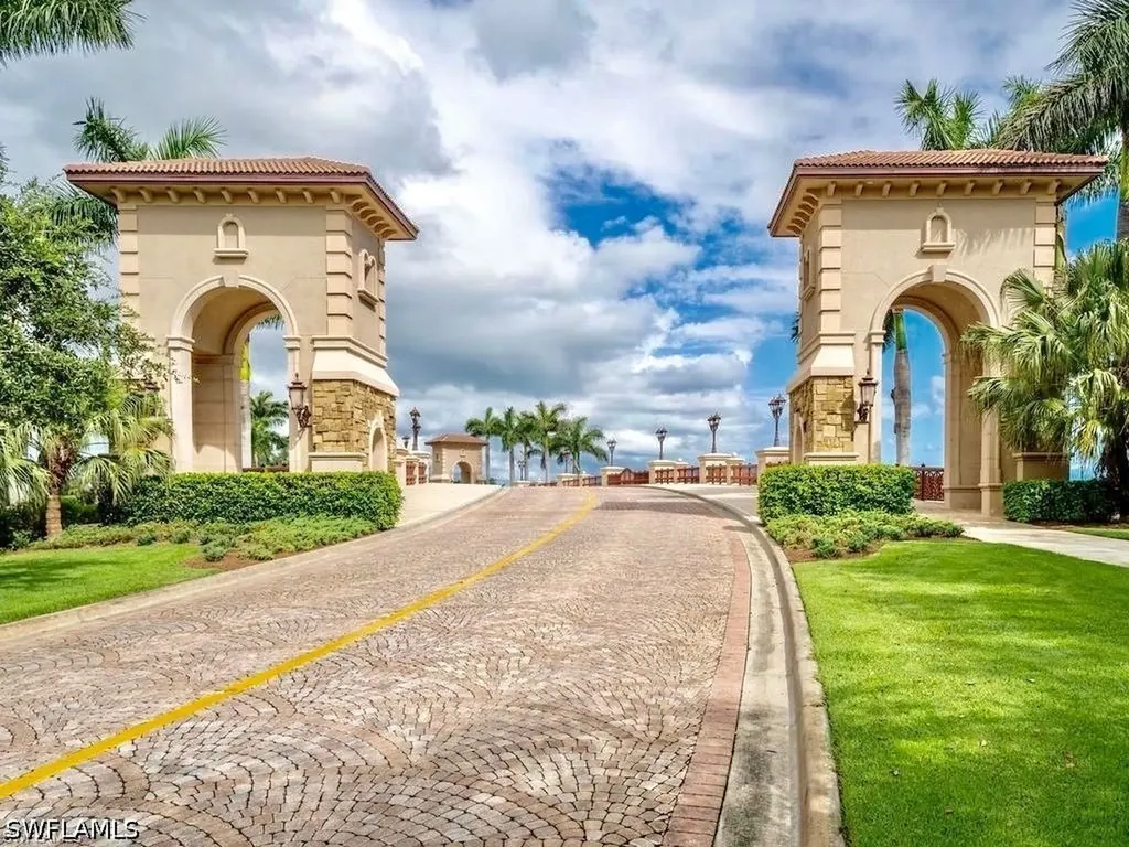 9715 Acqua Court Naples FL 34113