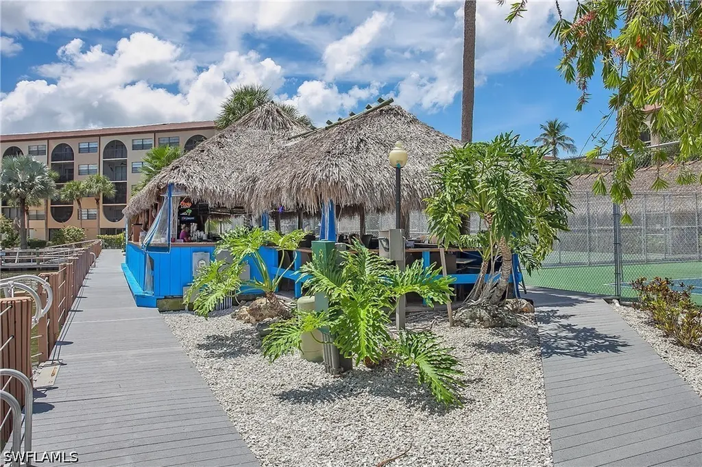 995 Anglers Cove Marco Island FL 34145