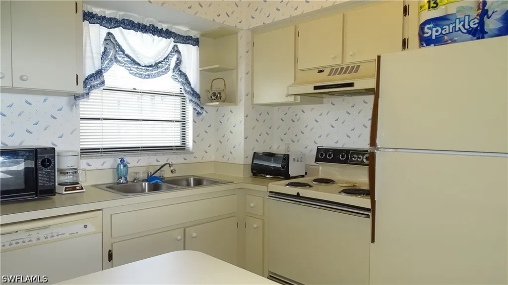 995 Anglers Cove Marco Island FL 34145