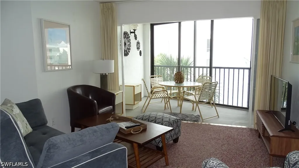 995 Anglers Cove Marco Island FL 34145