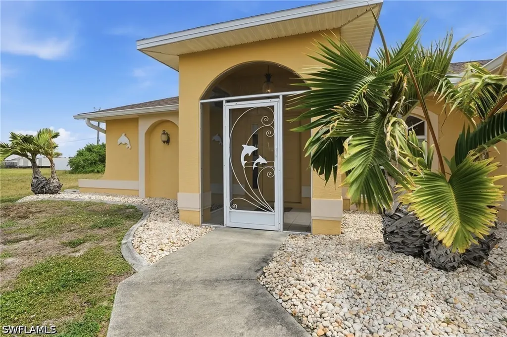 919 NE 18th Terrace Cape Coral FL 33909