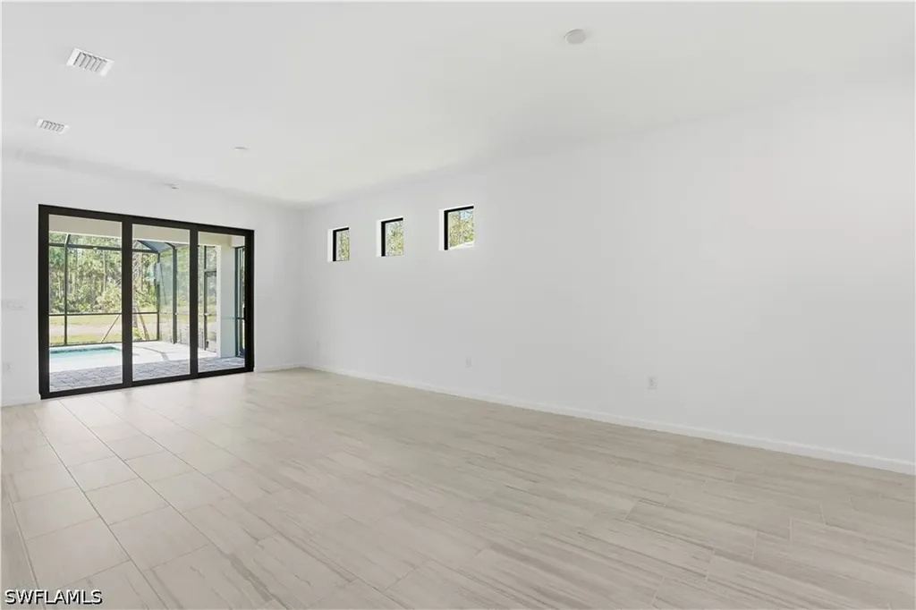 2139 Freemont Way Naples FL 34120