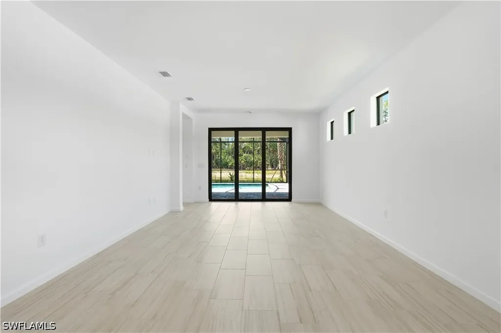 2139 Freemont Way Naples FL 34120