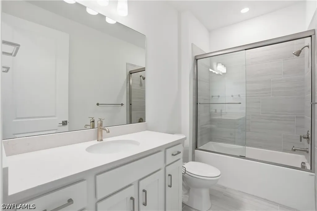 2139 Freemont Way Naples FL 34120