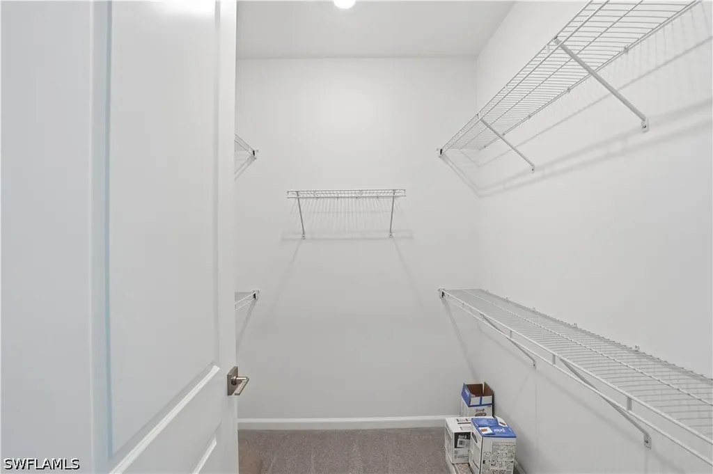 2139 Freemont Way Naples FL 34120